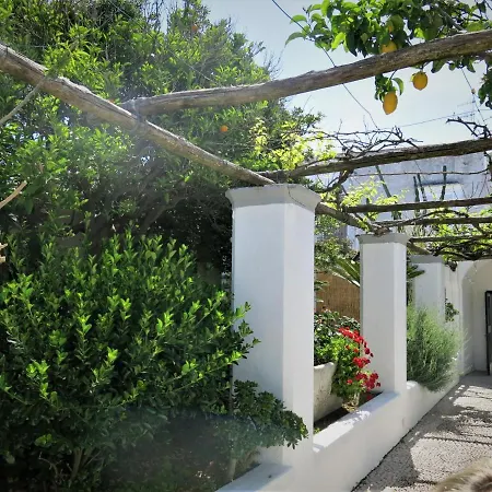 Casa Colette Anacapri Konukevi 2*